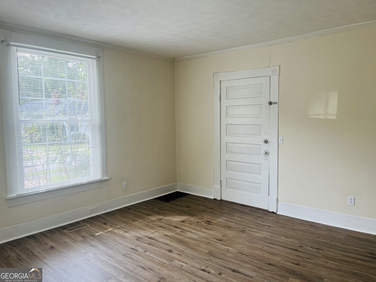 201 Alford St #B - Photo 4 of 22