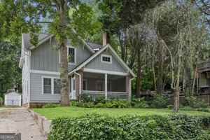 featured image of 211 Greenwood Cir