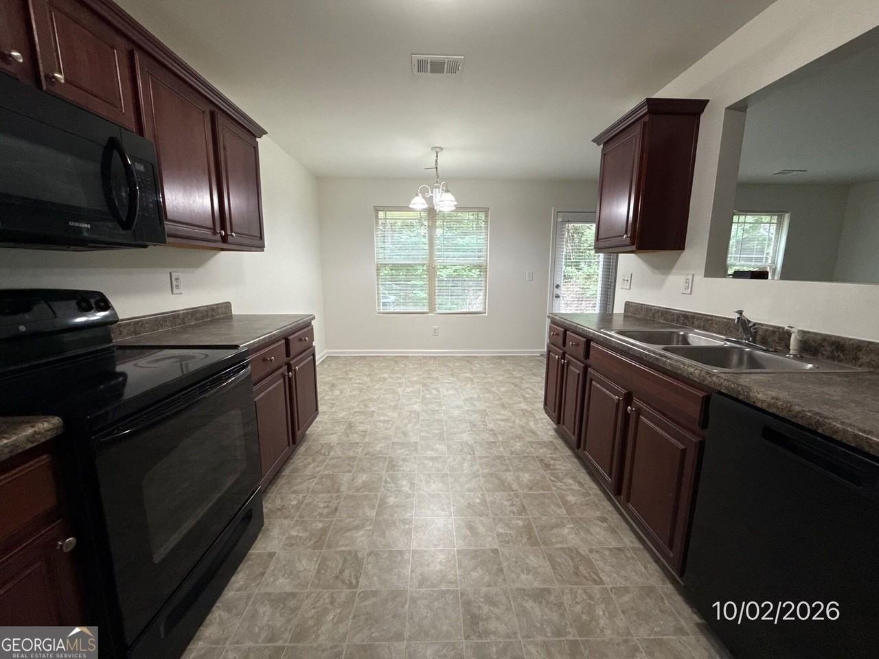 1096 Mcconaughy Ct - Photo 4 of 15
