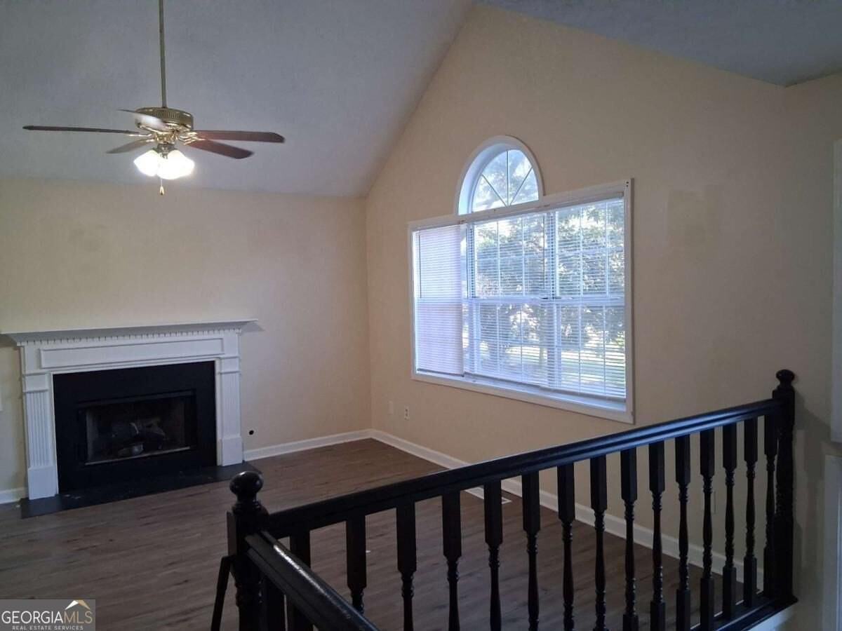 7728 Governors Ln - Photo 3 of 16