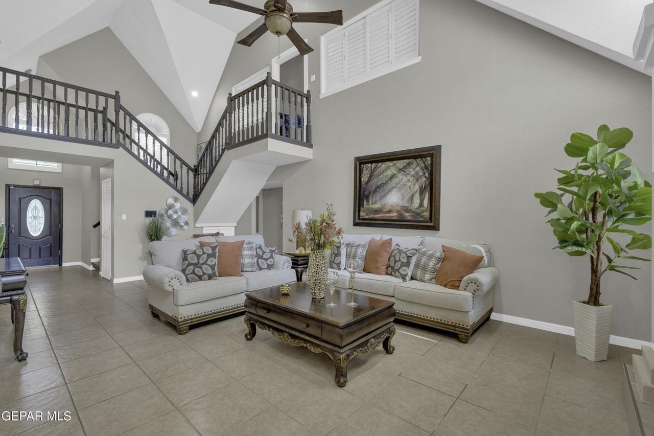 6007 Oleaster Dr - Photo 6 of 29