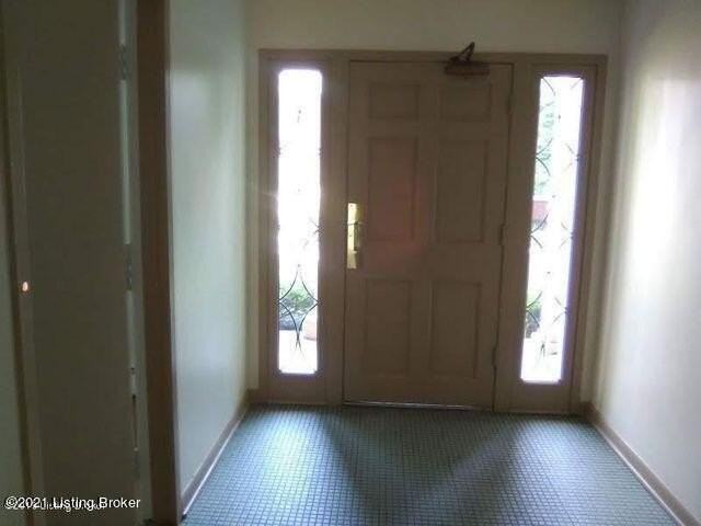 246 Chenoweth Ln - Photo 4 of 14