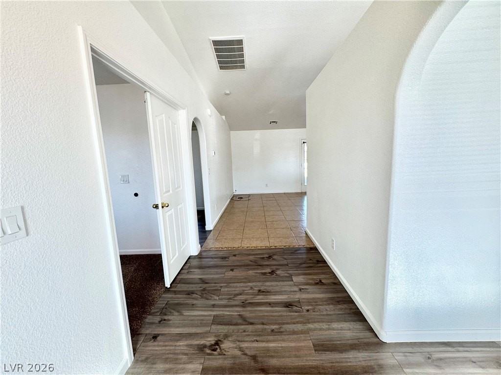 2041 Tiawah Ave - Photo 2 of 16