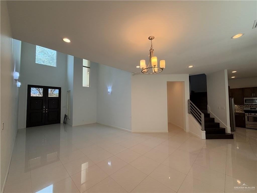 213 Ulex Ave - Photo 3 of 28