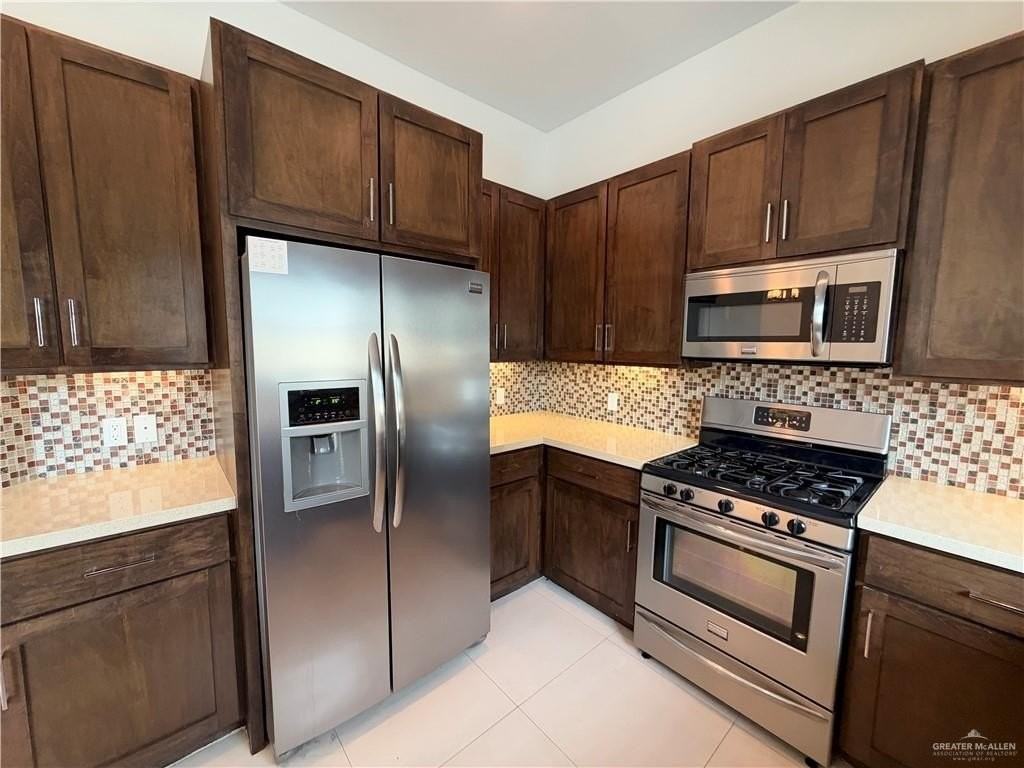 213 Ulex Ave - Photo 6 of 28