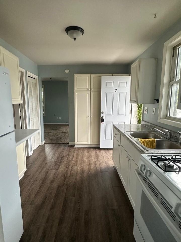 411 Main St #2A - Photo 3 of 6