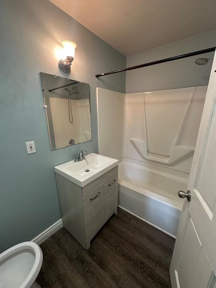 411 Main St #2A - Photo 5 of 6