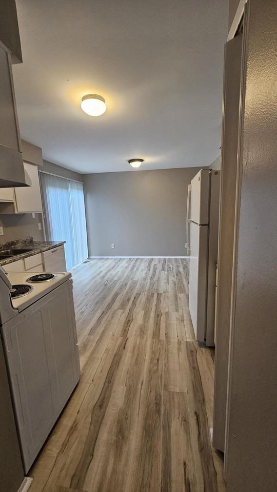 2048 N Sheldon Rd - Photo 6 of 18