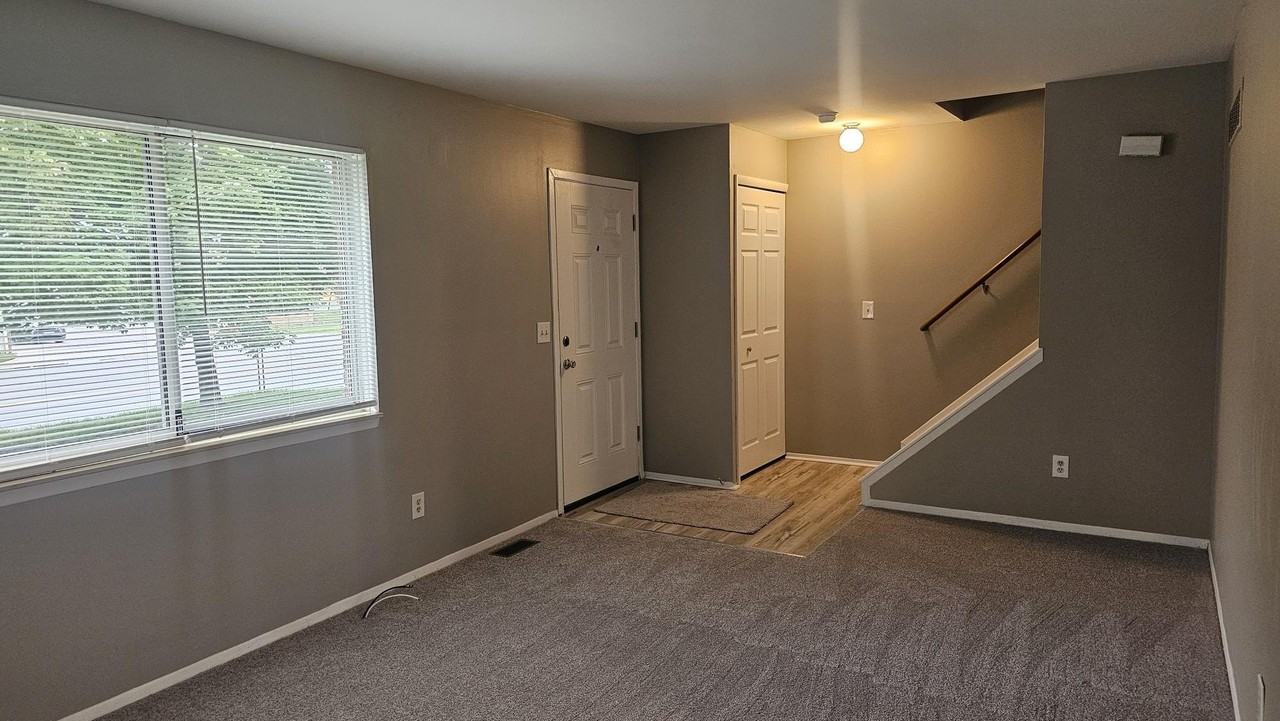 2048 N Sheldon Rd - Photo 7 of 18