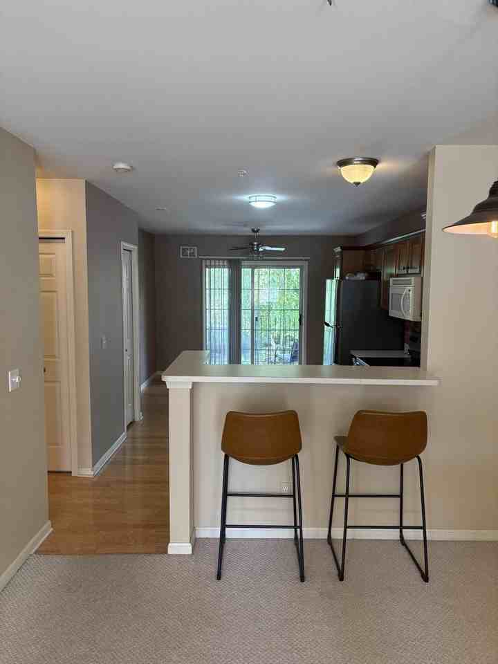 660 Village Ln - Photo 5 of 8