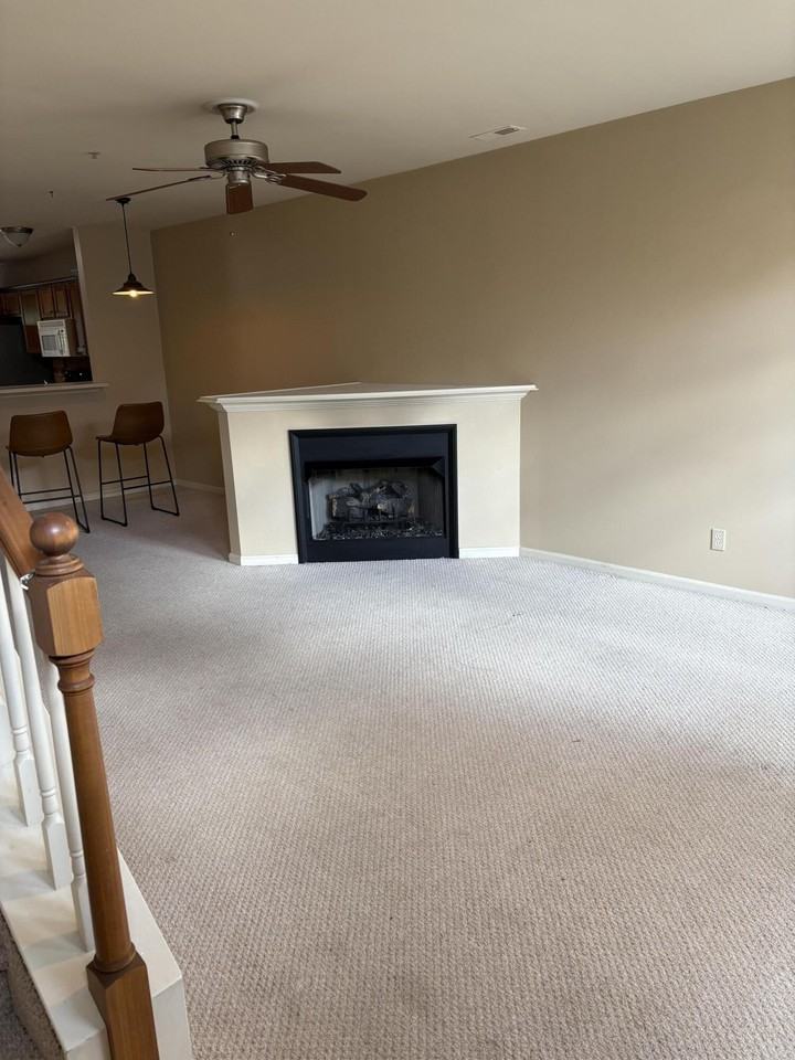 660 Village Ln - Photo 6 of 8