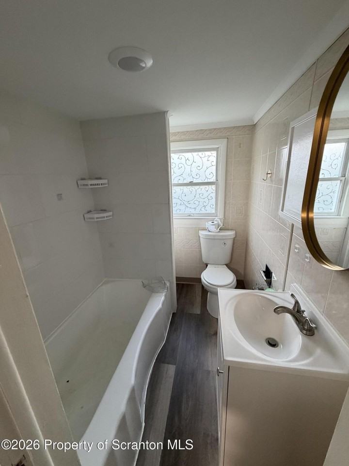 1440 Saint Ann St #1 - Photo 7 of 12