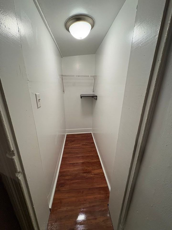 260 E King St #2 - Photo 4 of 11