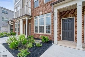featured image of 77 Robeson St