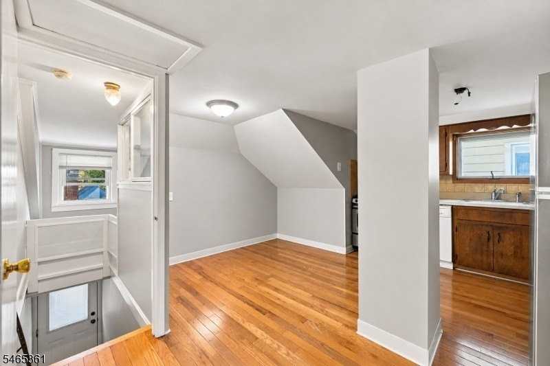 297 Lakeview Ave #2 - Photo 4 of 12