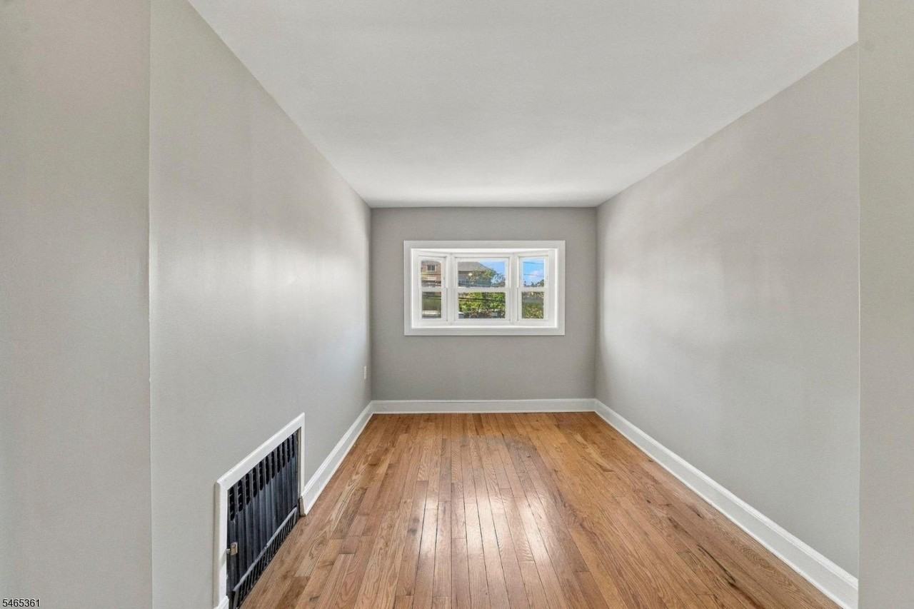297 Lakeview Ave #2 - Photo 7 of 12