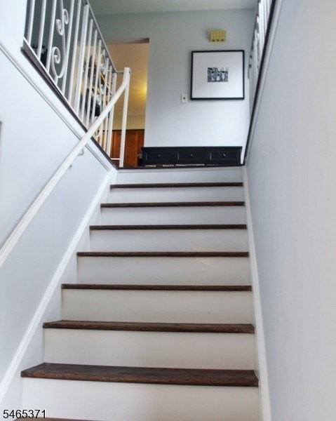 899 Merritt Dr #B1 - Photo 2 of 19