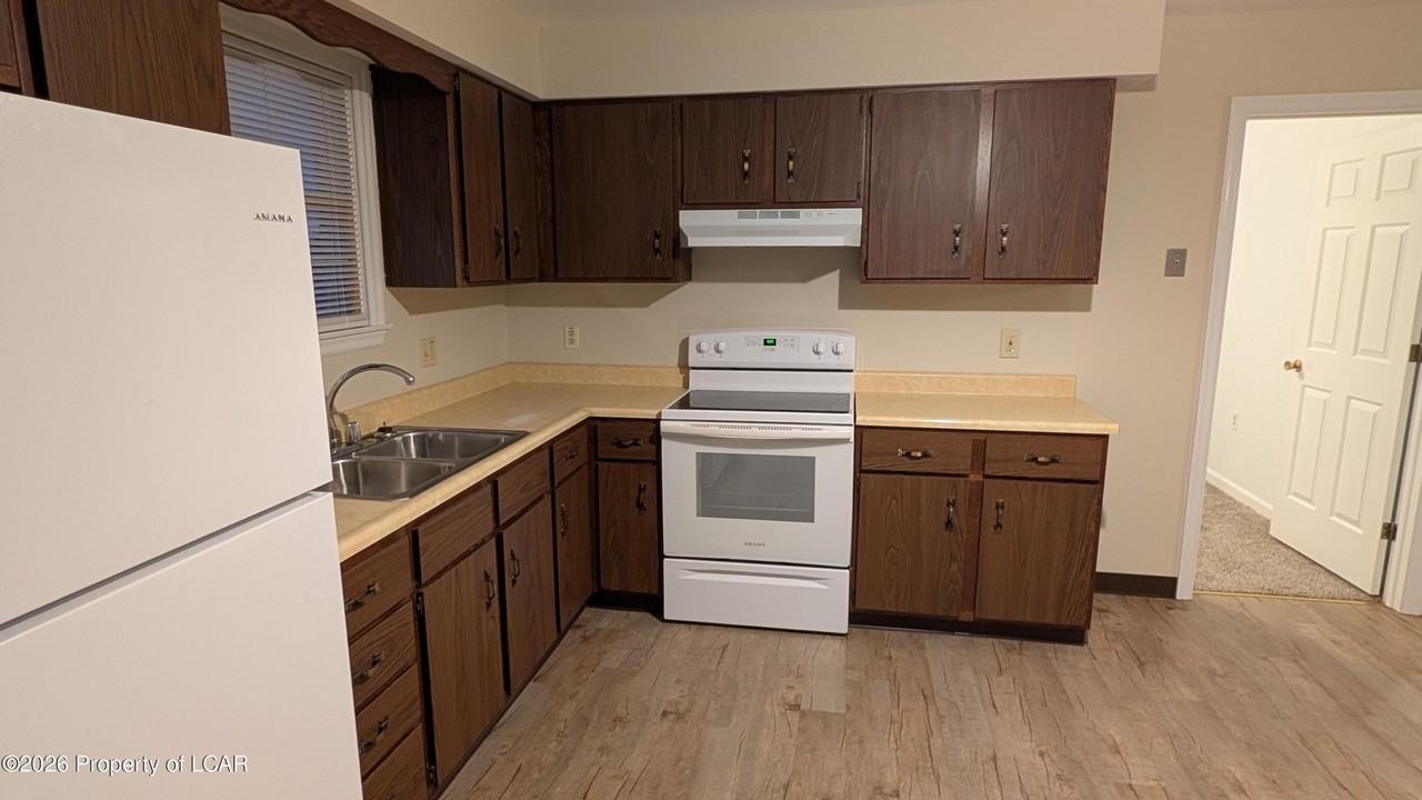 13 Carroll St - Photo 5 of 7