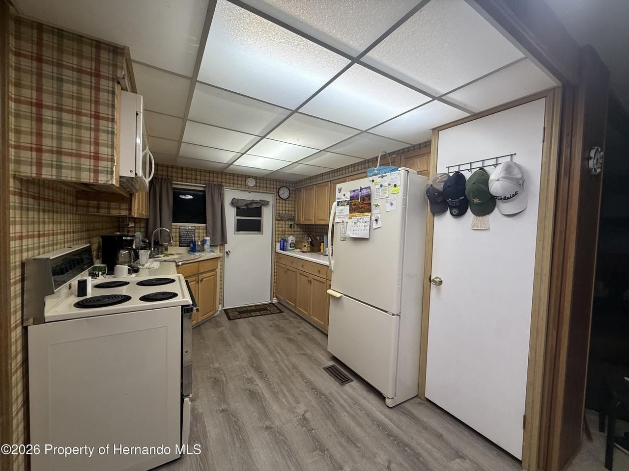 8021 Western Circle Dr - Photo 4 of 45