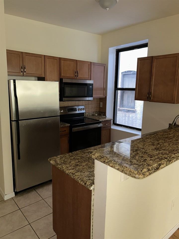 849 Boulevard E #2A - Photo 5 of 6