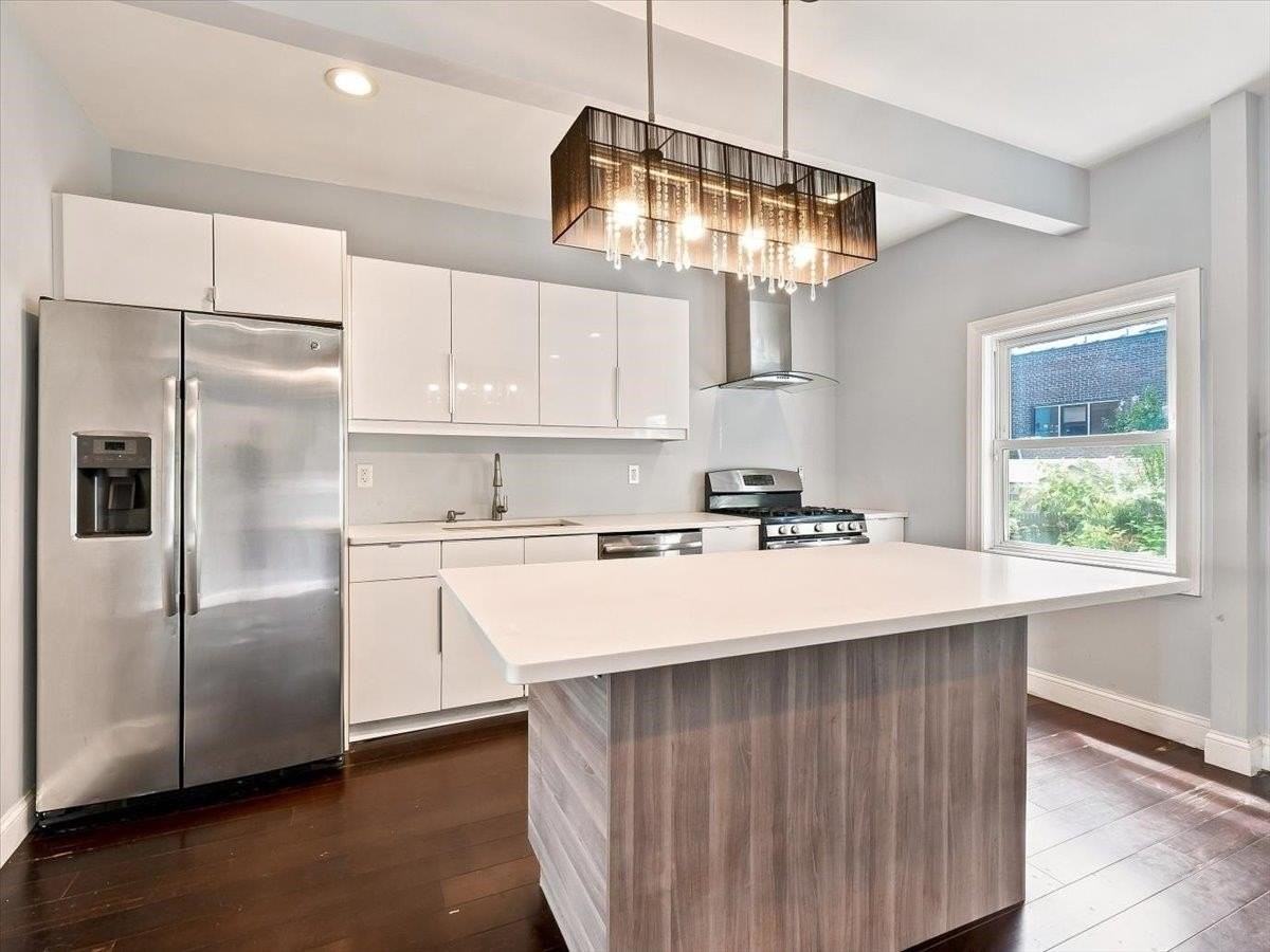 165 20th St - Photo 3 of 26