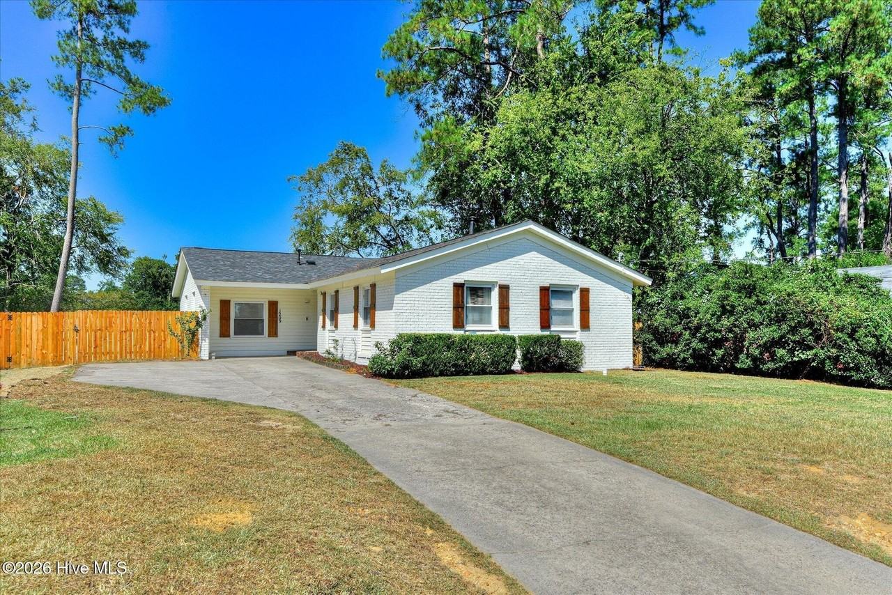 1209 Azalea Dr - Photo 3 of 41