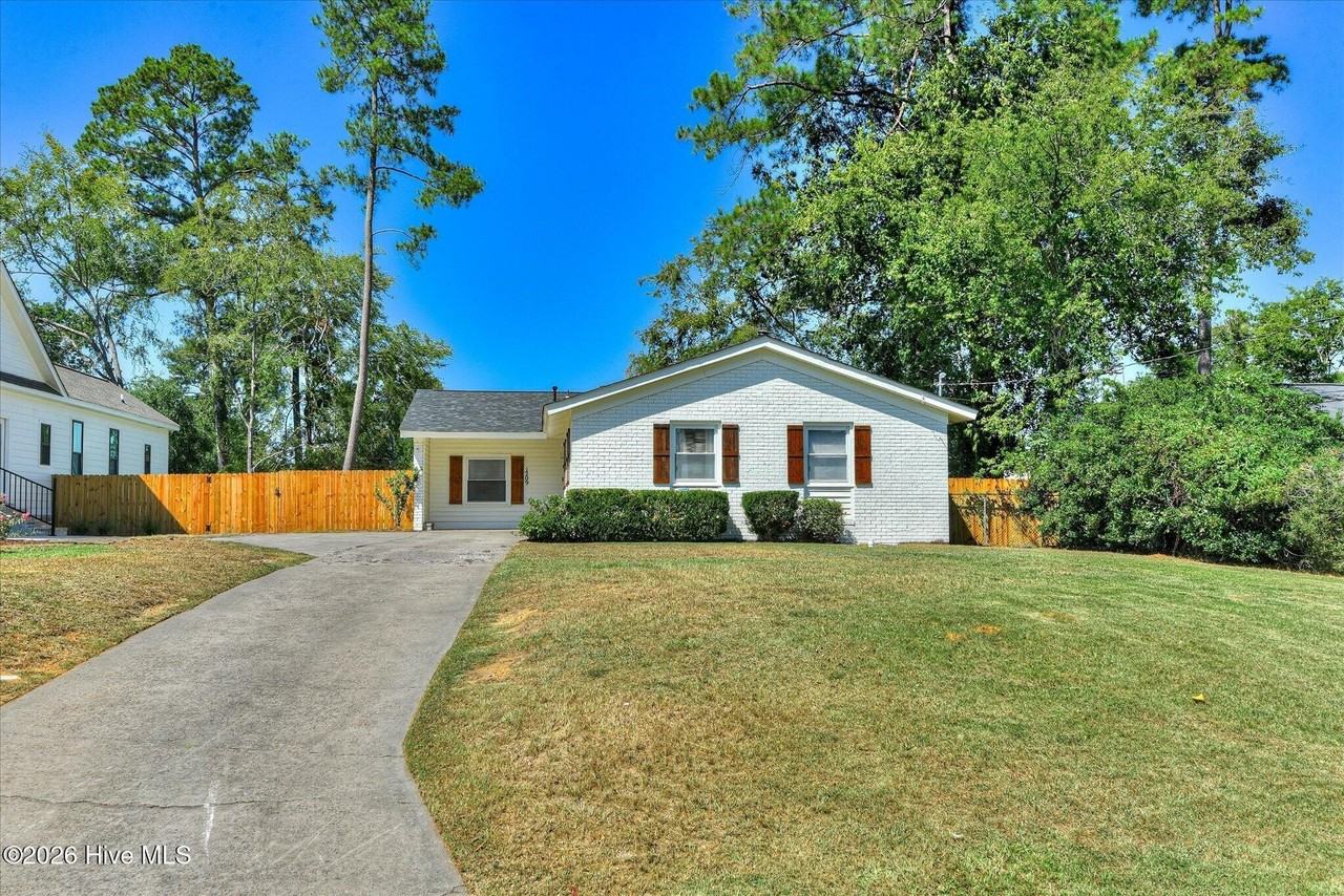 1209 Azalea Dr - Photo 5 of 41