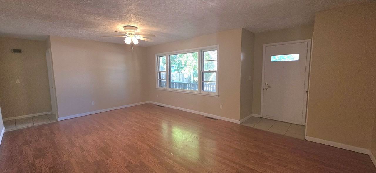 2004 S Linden Ave - Photo 2 of 11