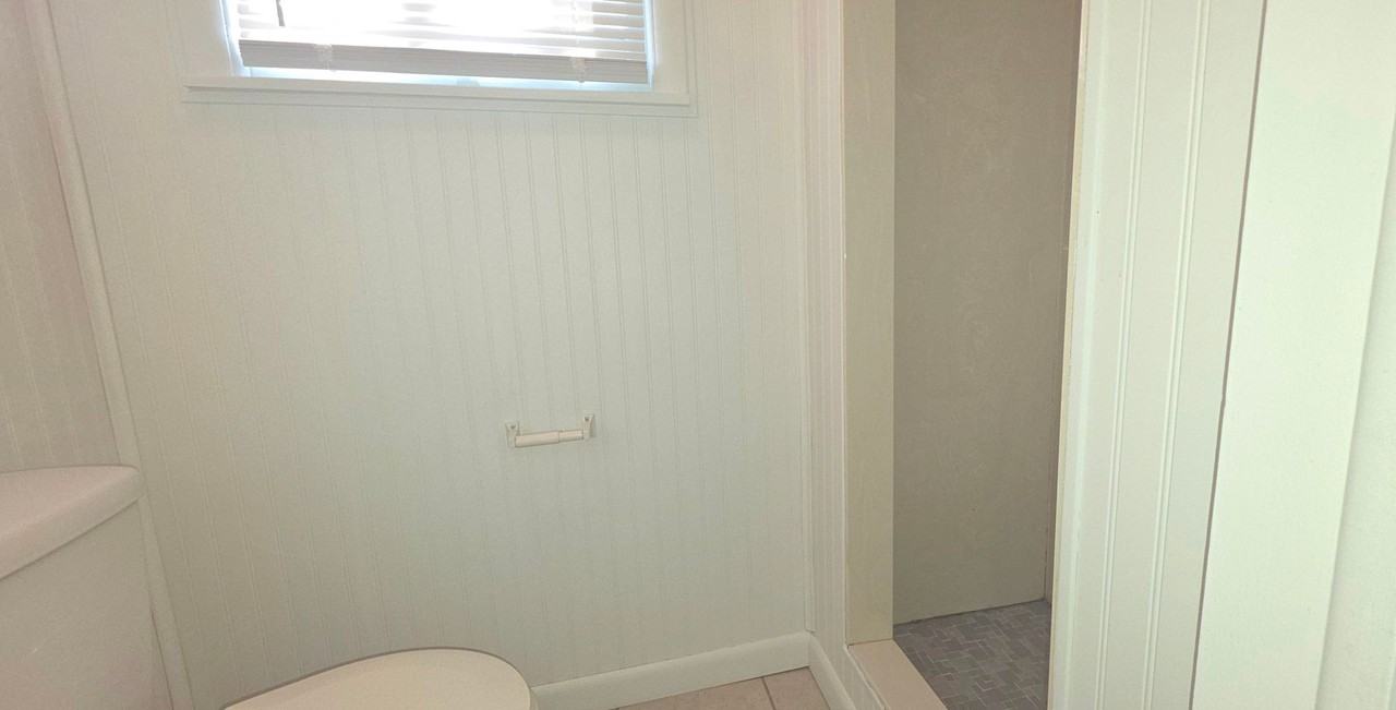 2004 S Linden Ave - Photo 5 of 11