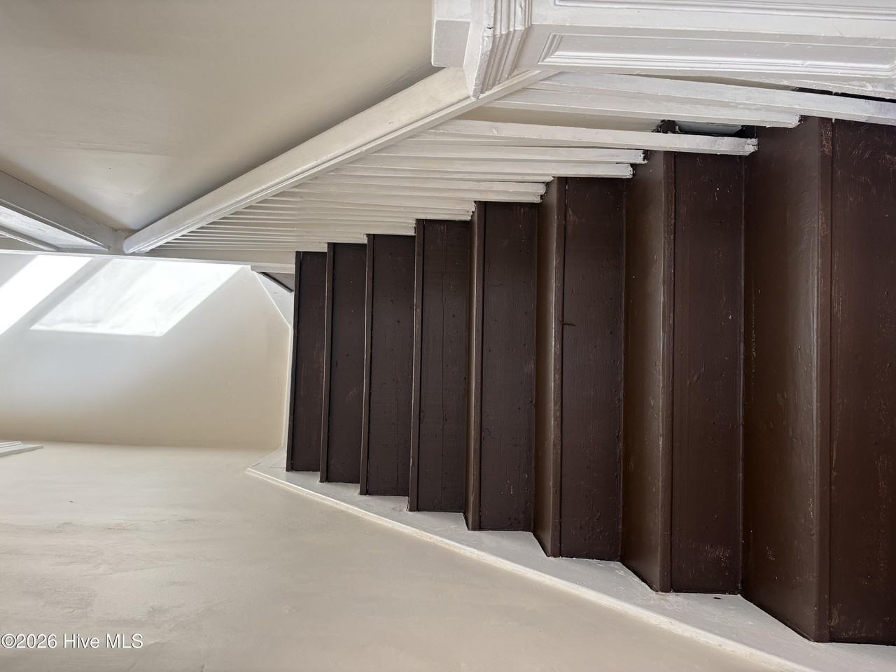 313 Ellis St - Photo 7 of 16