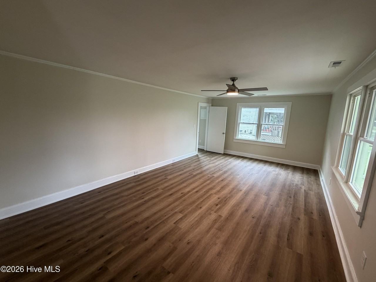 101 Mercer St - Photo 3 of 12