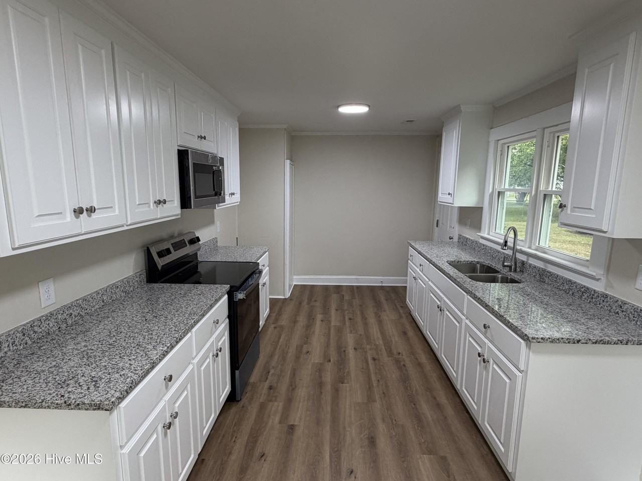 101 Mercer St - Photo 5 of 12
