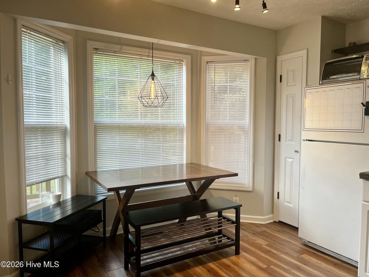 810 N Bennett St - Photo 6 of 35