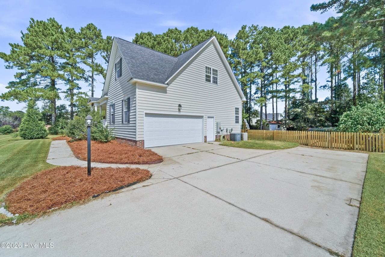 203 Wingate Dr - Photo 5 of 50