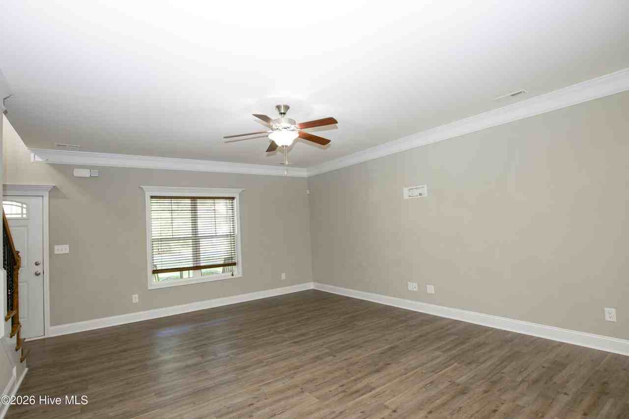 655 Bald Eagle Dr - Photo 5 of 26