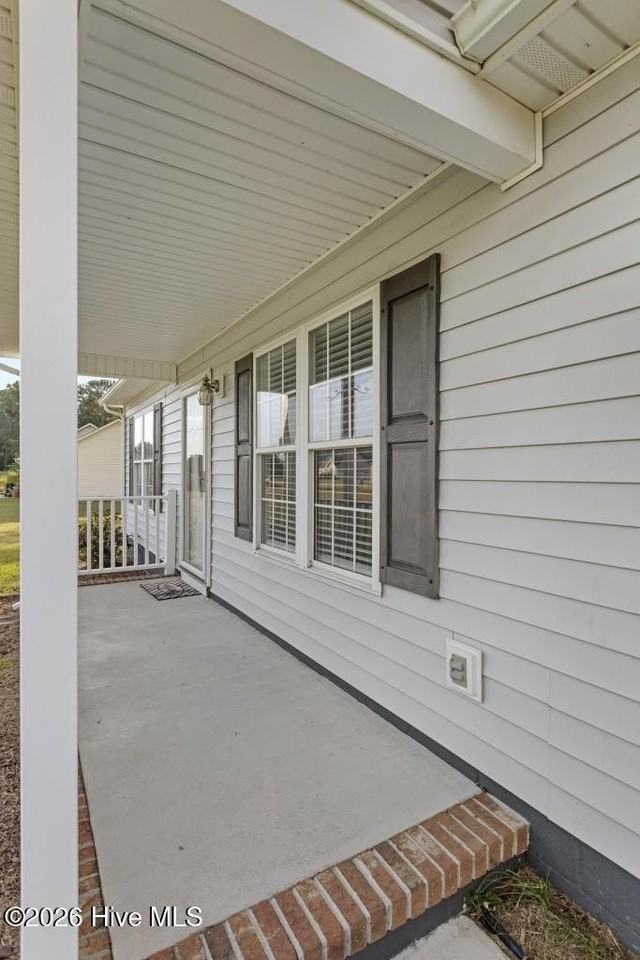 100 Goldie Ln - Photo 2 of 23