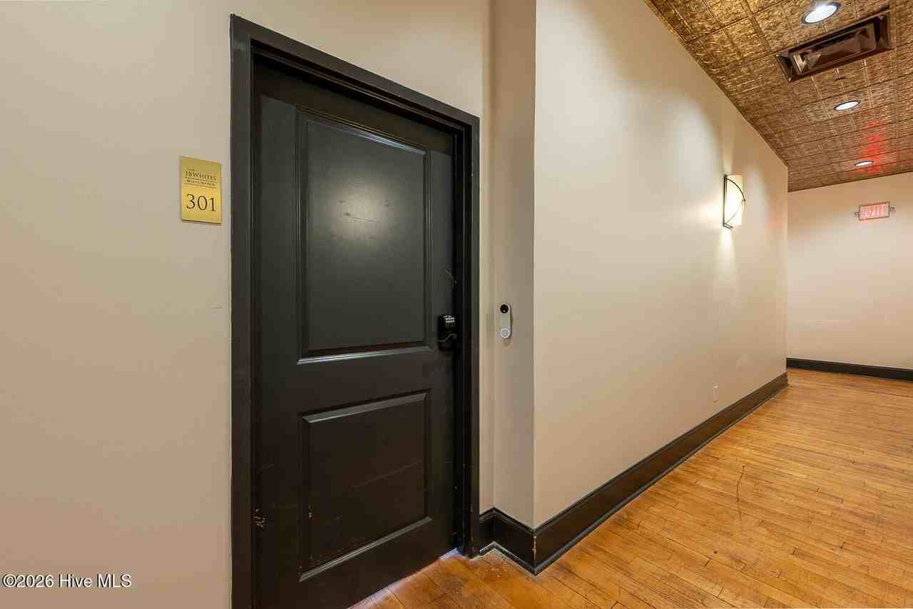 936 Broad St #301 - Photo 2 of 24