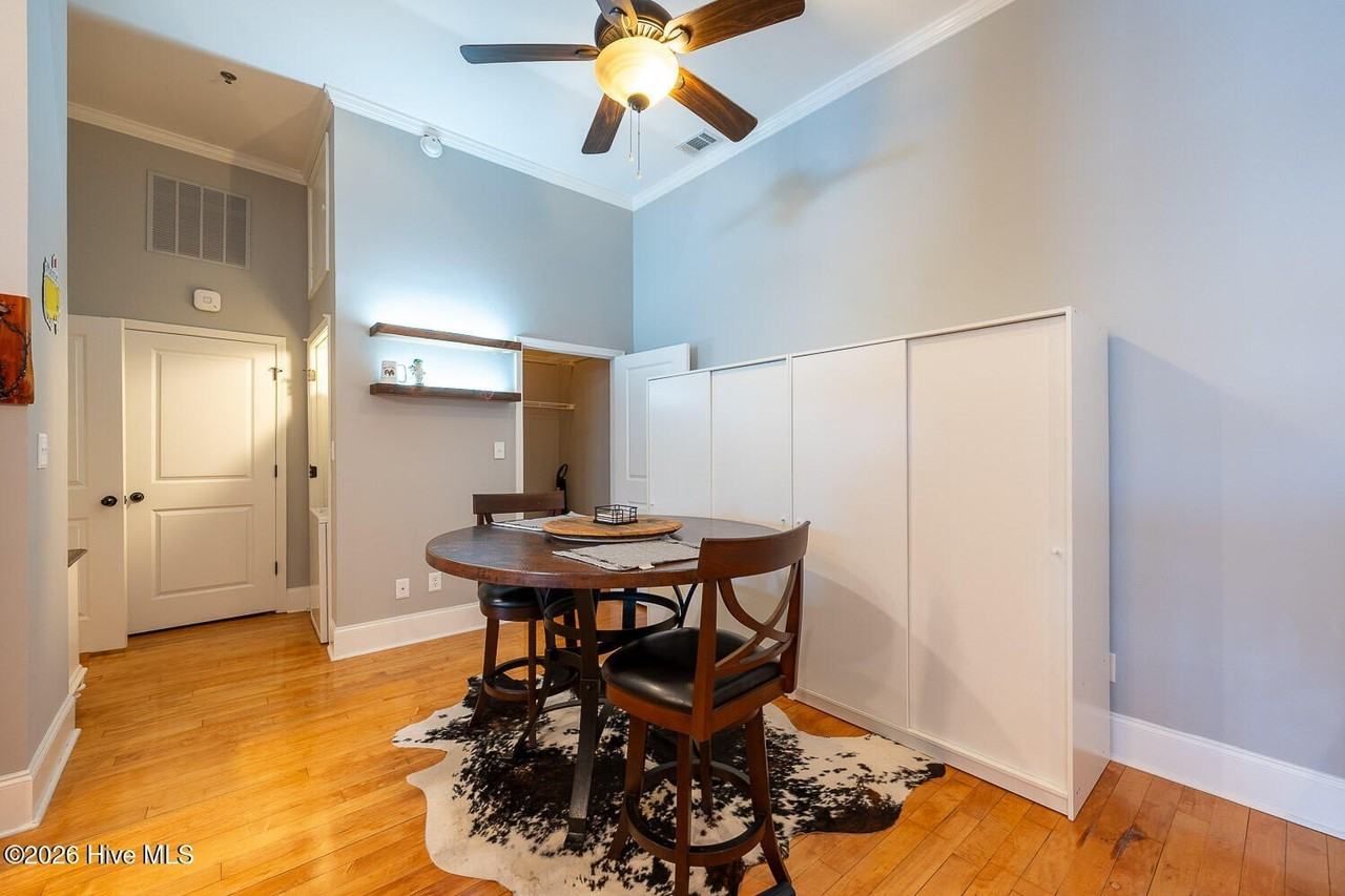 936 Broad St #301 - Photo 4 of 24