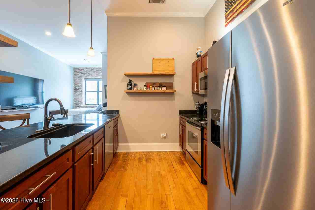936 Broad St #301 - Photo 6 of 24