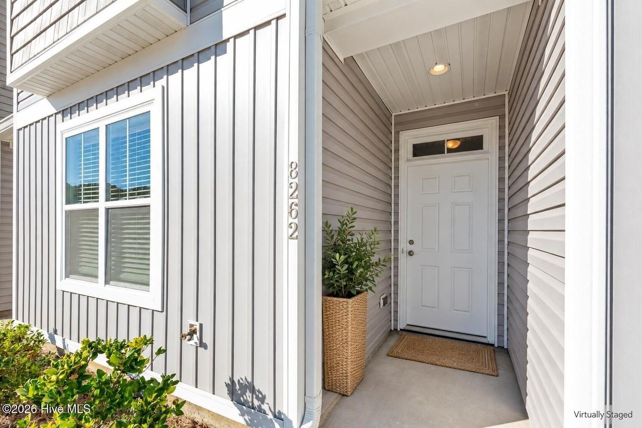 8262 Paramount Pt - Photo 2 of 38