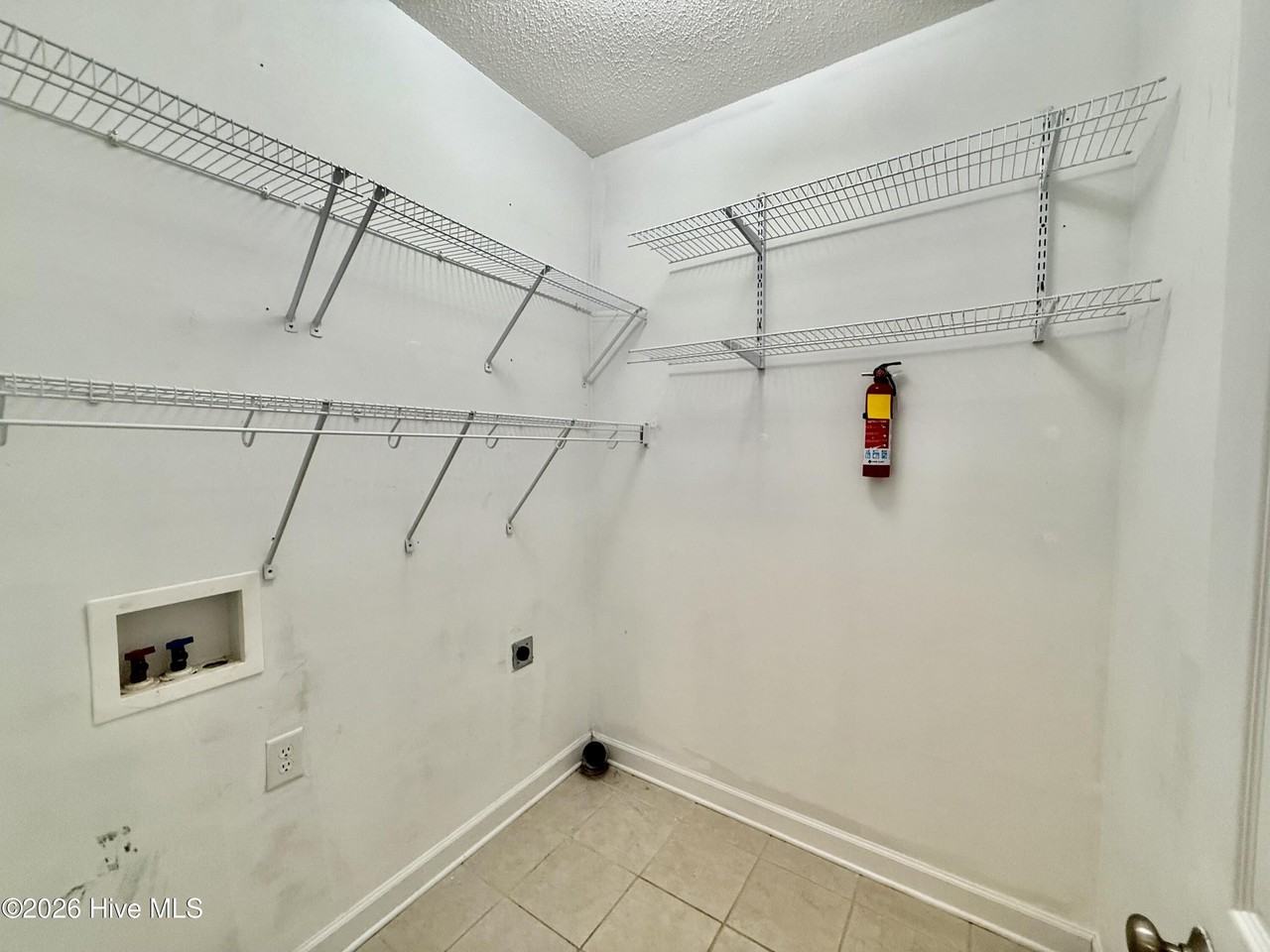 1320 Burning Tree Rd - Photo 6 of 44