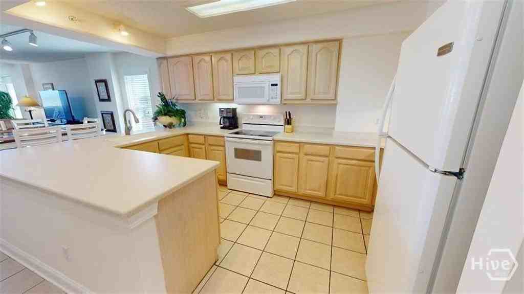 1609 Strand - Photo 3 of 6