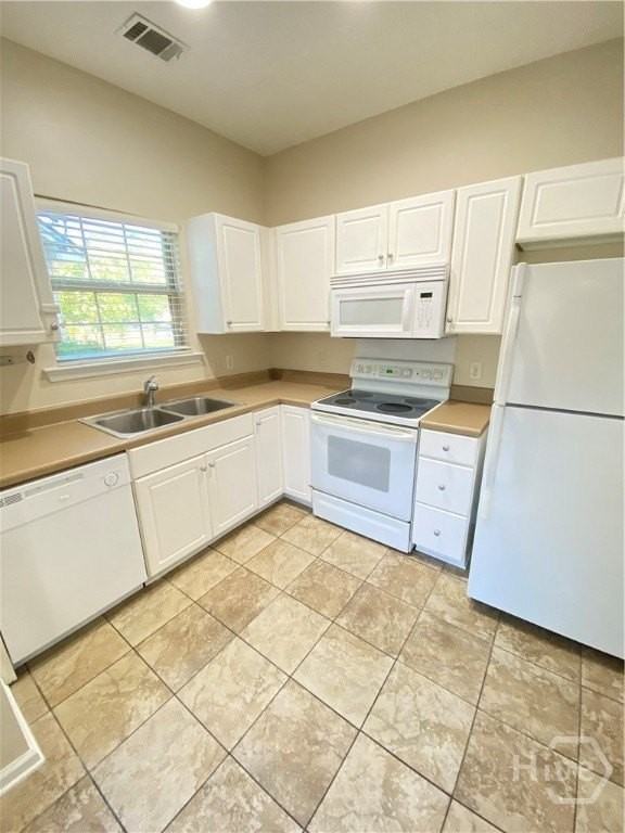 204 Foxbury Sq - Photo 5 of 19