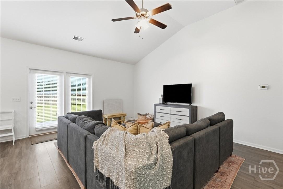 7 Bay Willow Ct - Photo 4 of 31
