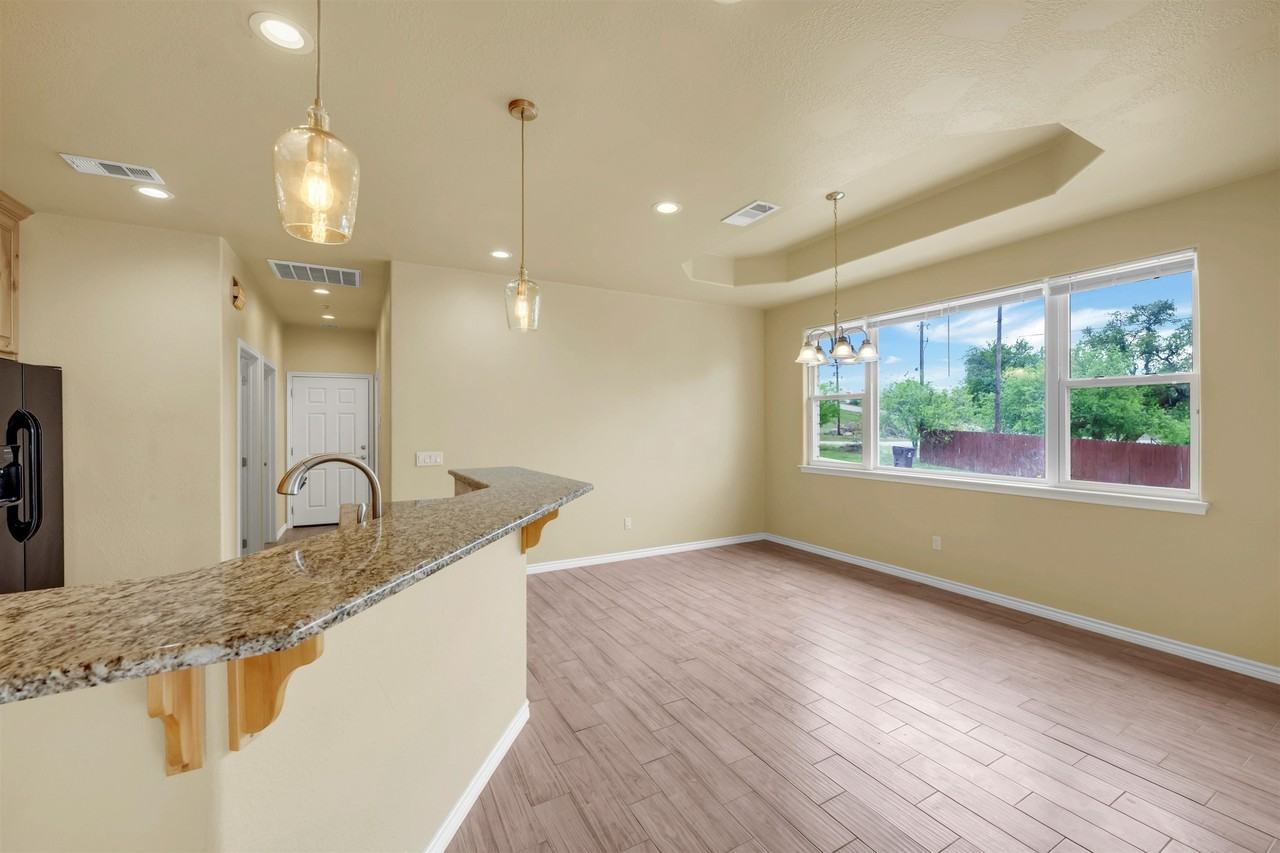 623 Skyline Dr - Photo 7 of 24