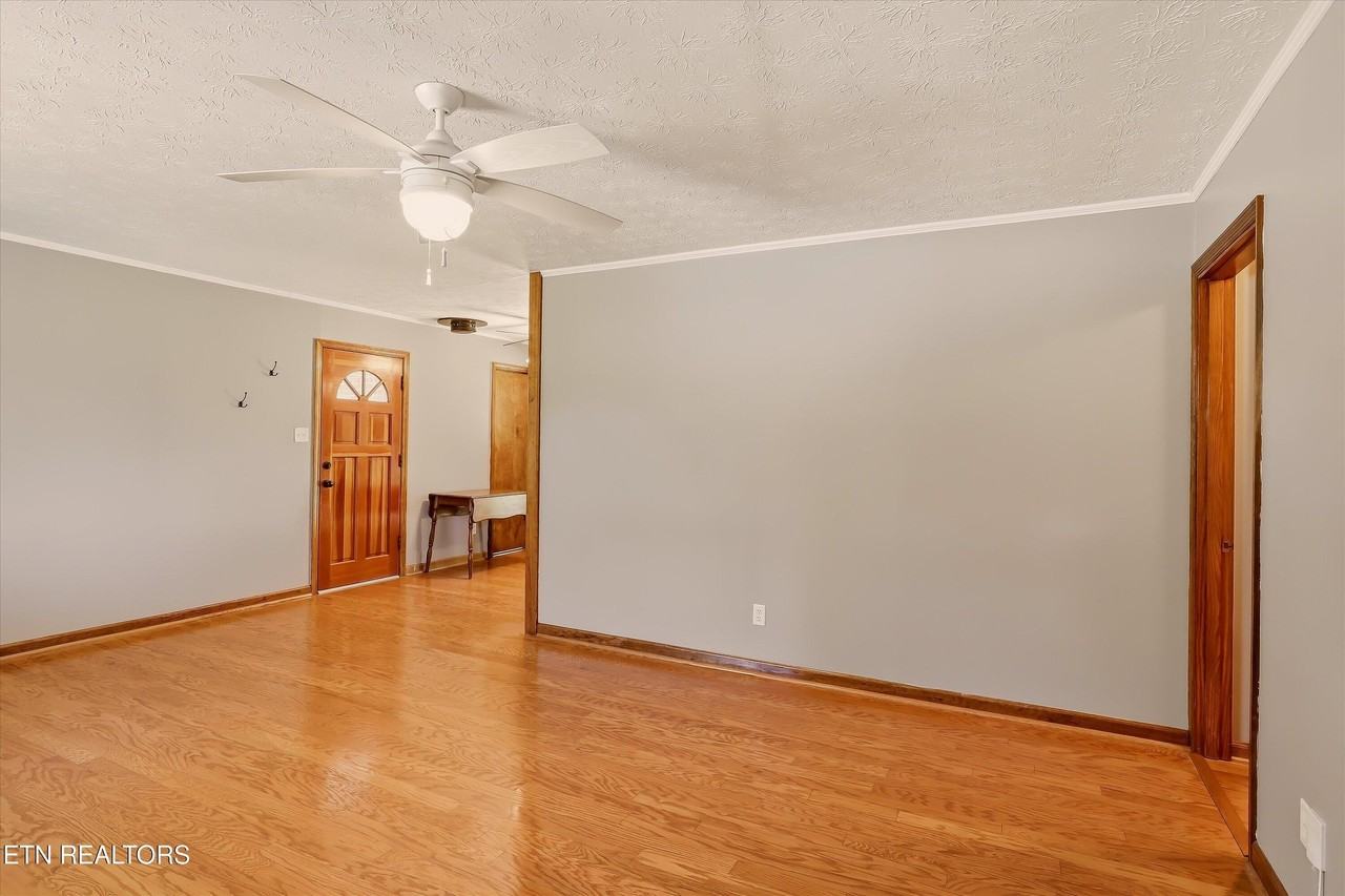 506 Gilliland Ln - Photo 7 of 26