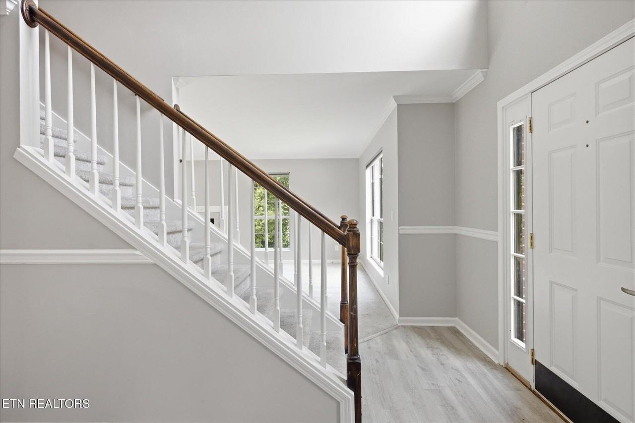 11469 Goldenview Ln - Photo 3 of 42