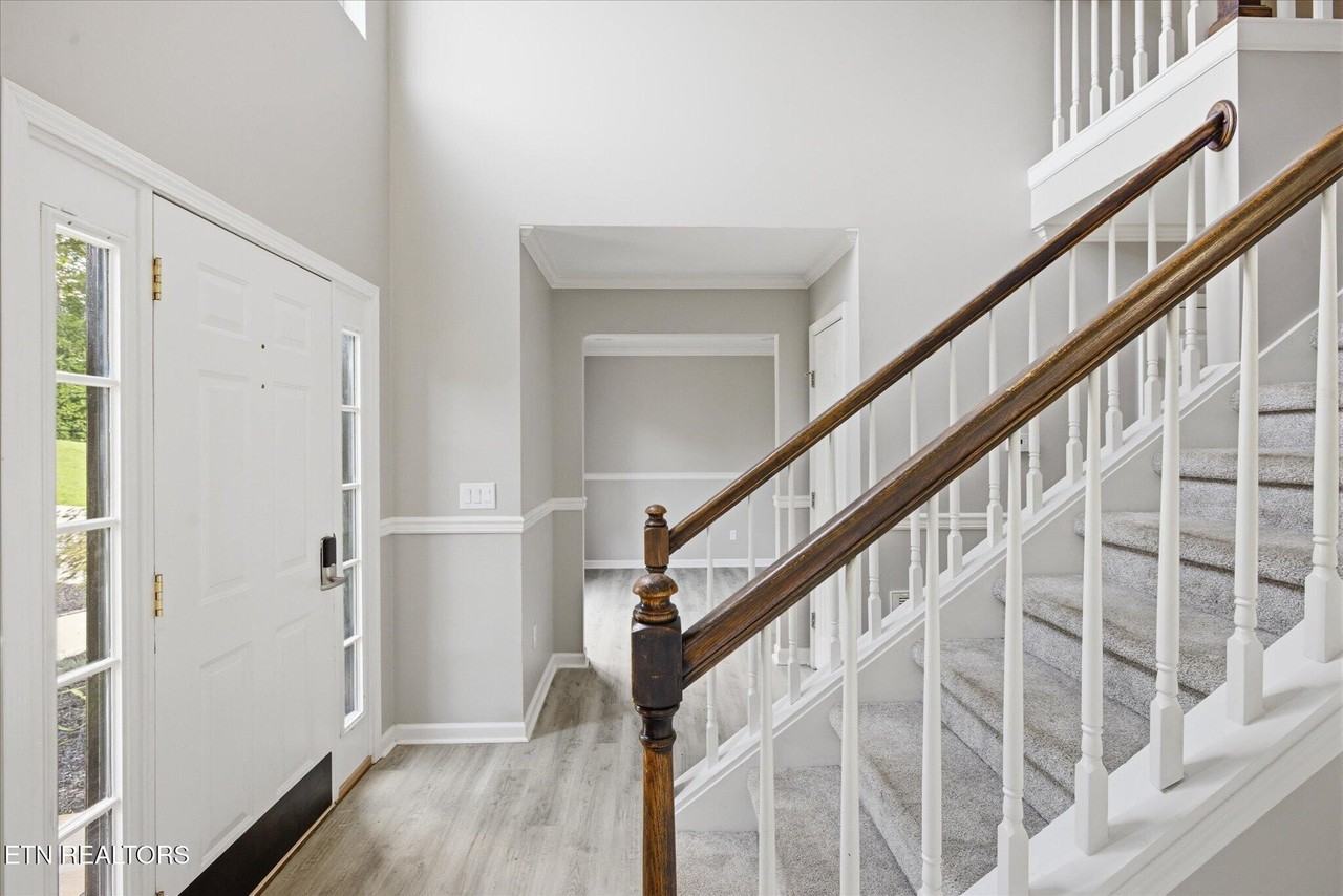 11469 Goldenview Ln - Photo 5 of 42