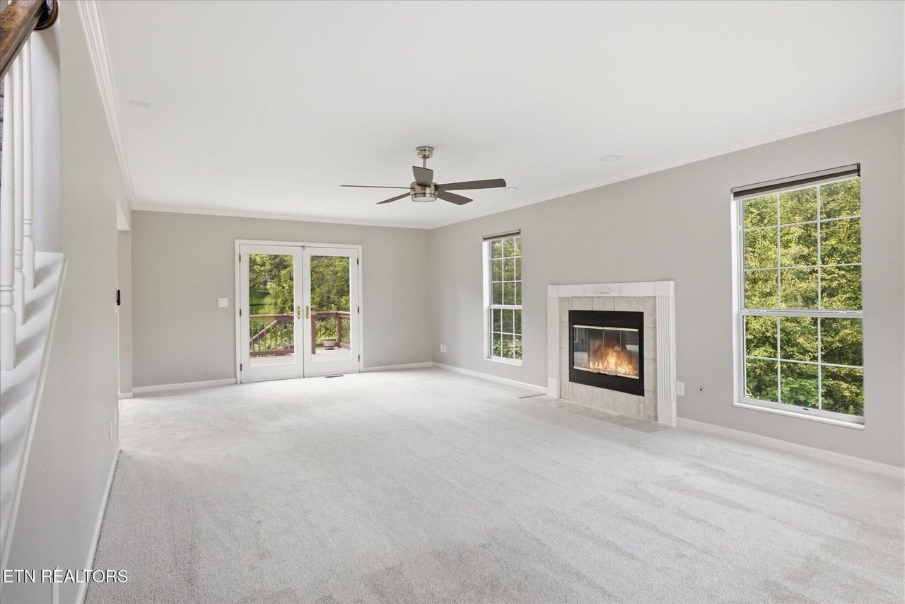 11469 Goldenview Ln - Photo 6 of 42