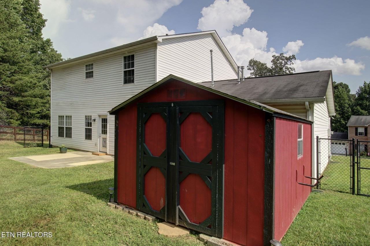 8601 Rayworth Trl - Photo 3 of 38